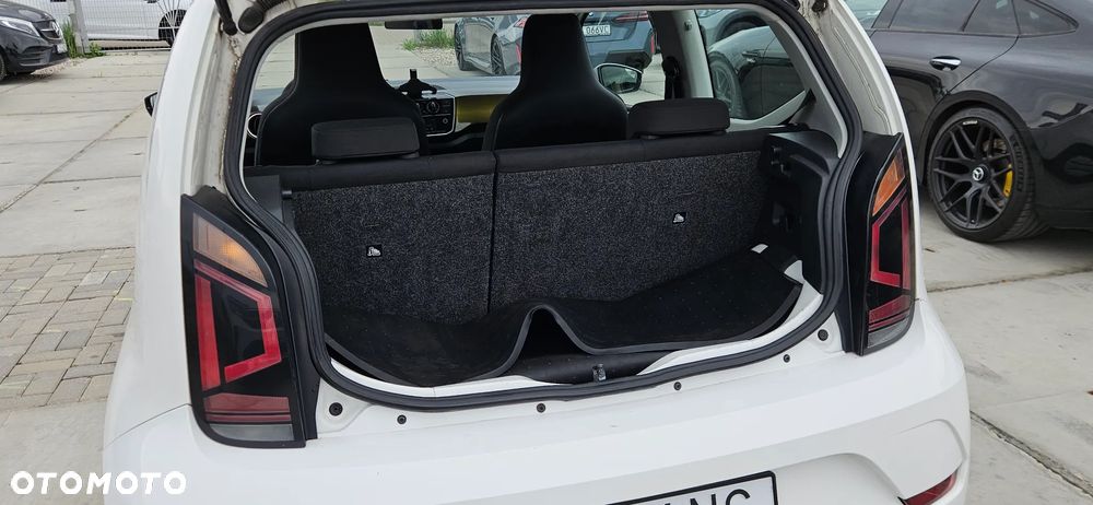 Volkswagen up! 1.0 Beats - 13