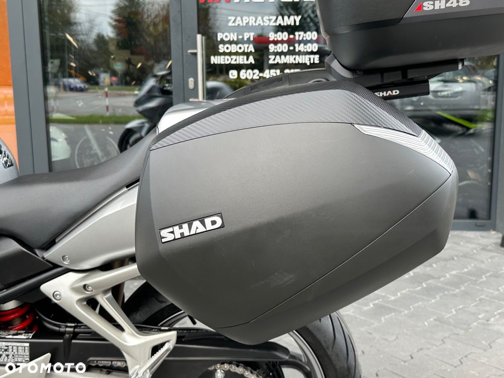 Honda VFR - 34