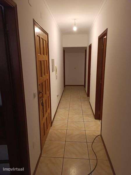 Venda apartamento T2 - Grande imagem: 2/8