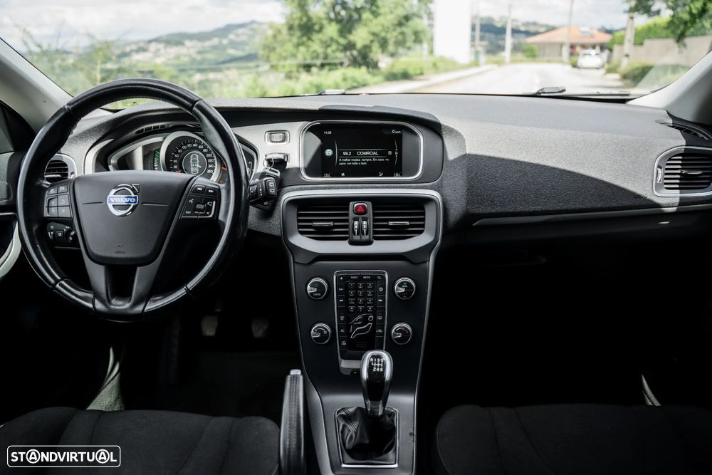 Volvo V40 D2 - 19