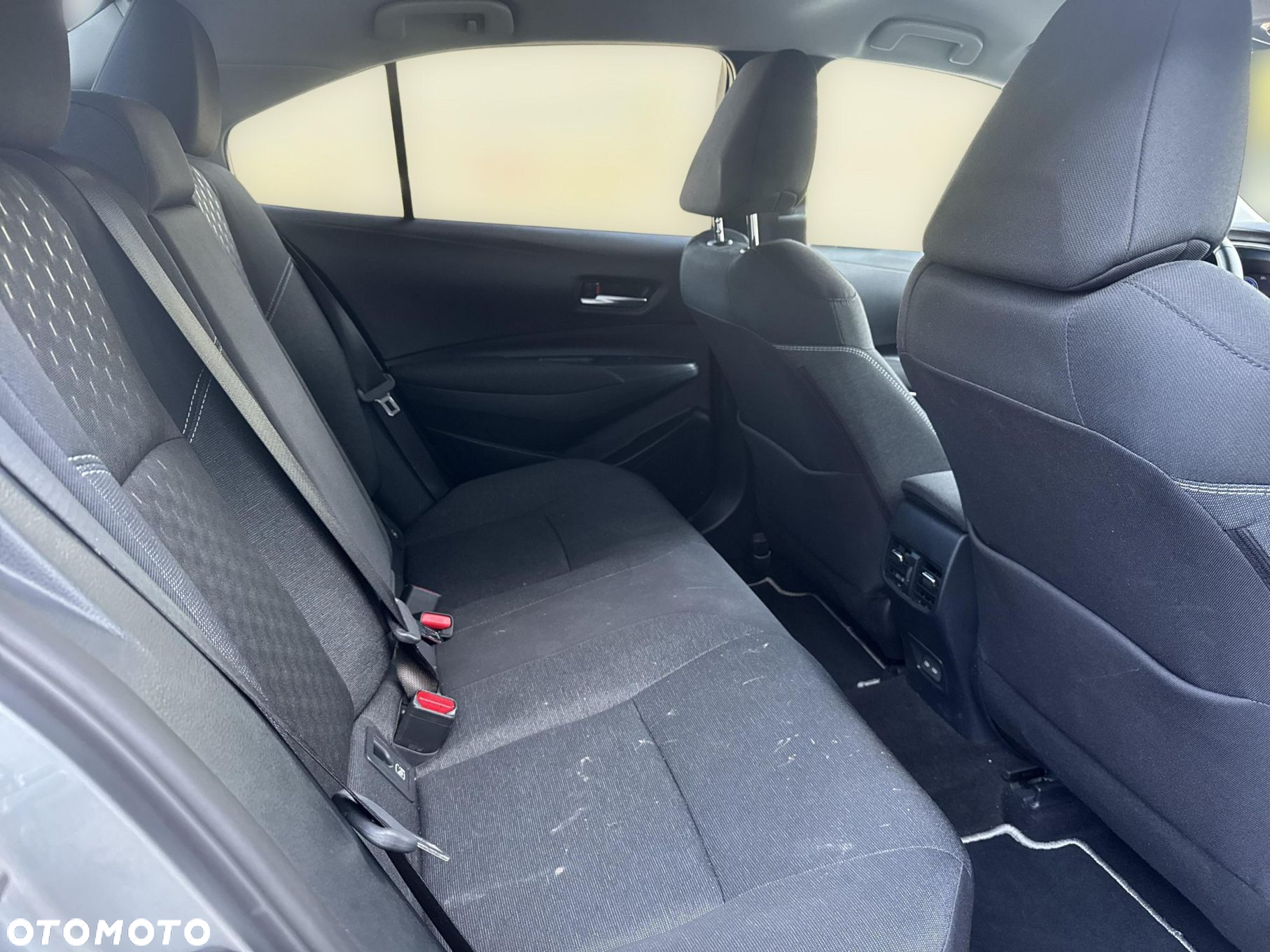 Toyota Corolla 1.8 Hybrid Style - 10