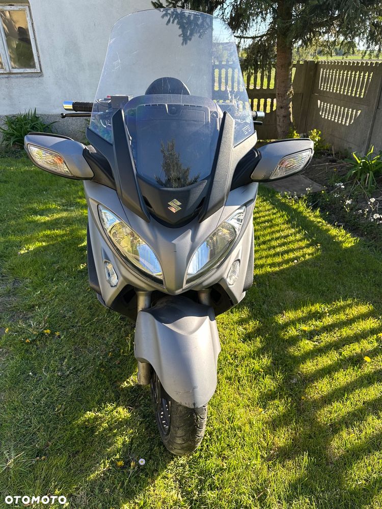 Suzuki Burgman - 10