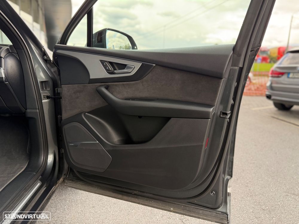 Audi Q7 3.0 TDI quattro tiptronic 7L - 18