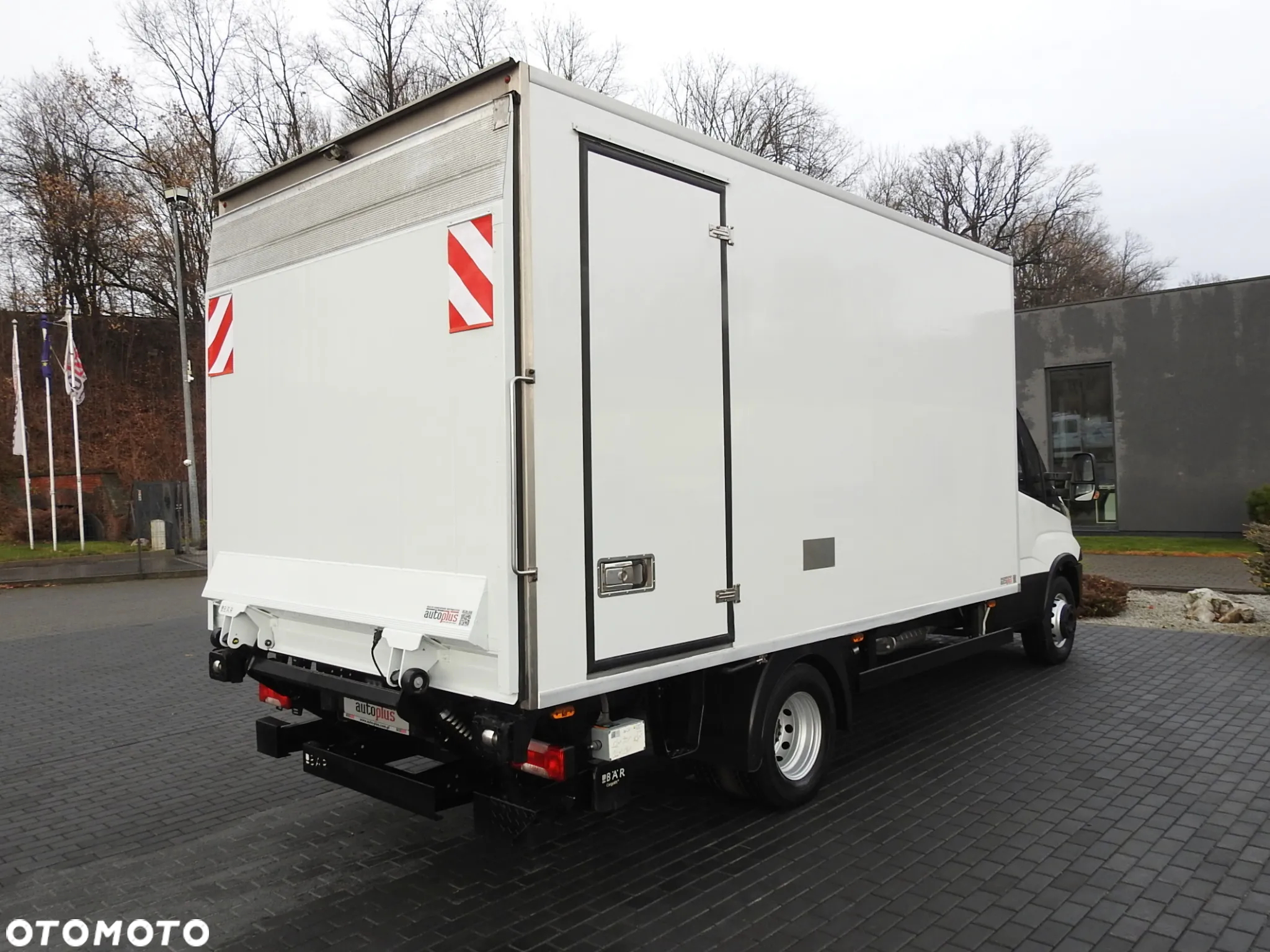 Iveco DAILY 70C17 CHŁODNIA 0*C WINDA 9 PALET ZASILANIE 230V TEMPOMAT KLIMATYZACJA PNEUMATYKA AUTOMAT HI-MATIC BLIŹNIACZE KOŁA 170KM [ 105235 ] - 16