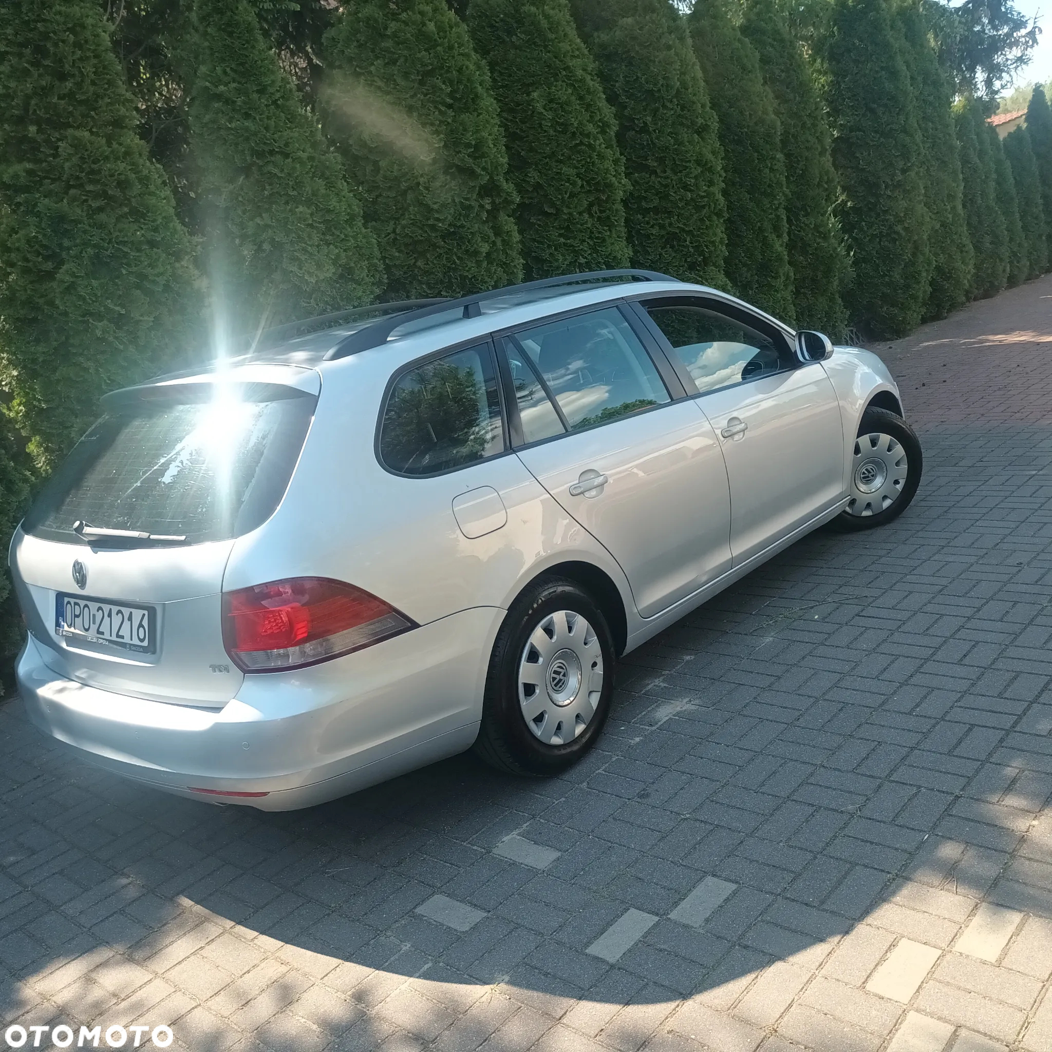 Volkswagen Golf VI 1.6 TDI BlueMot Comfortline - 8