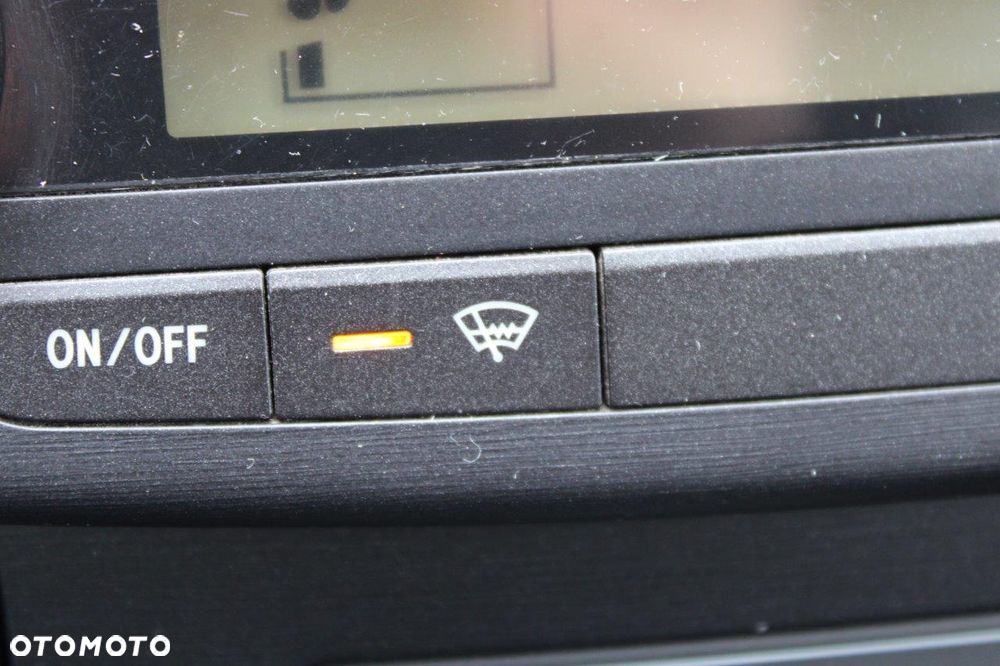 Toyota Avensis 1.6 Business Edition - 25