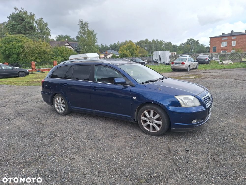 Toyota Avensis - 1