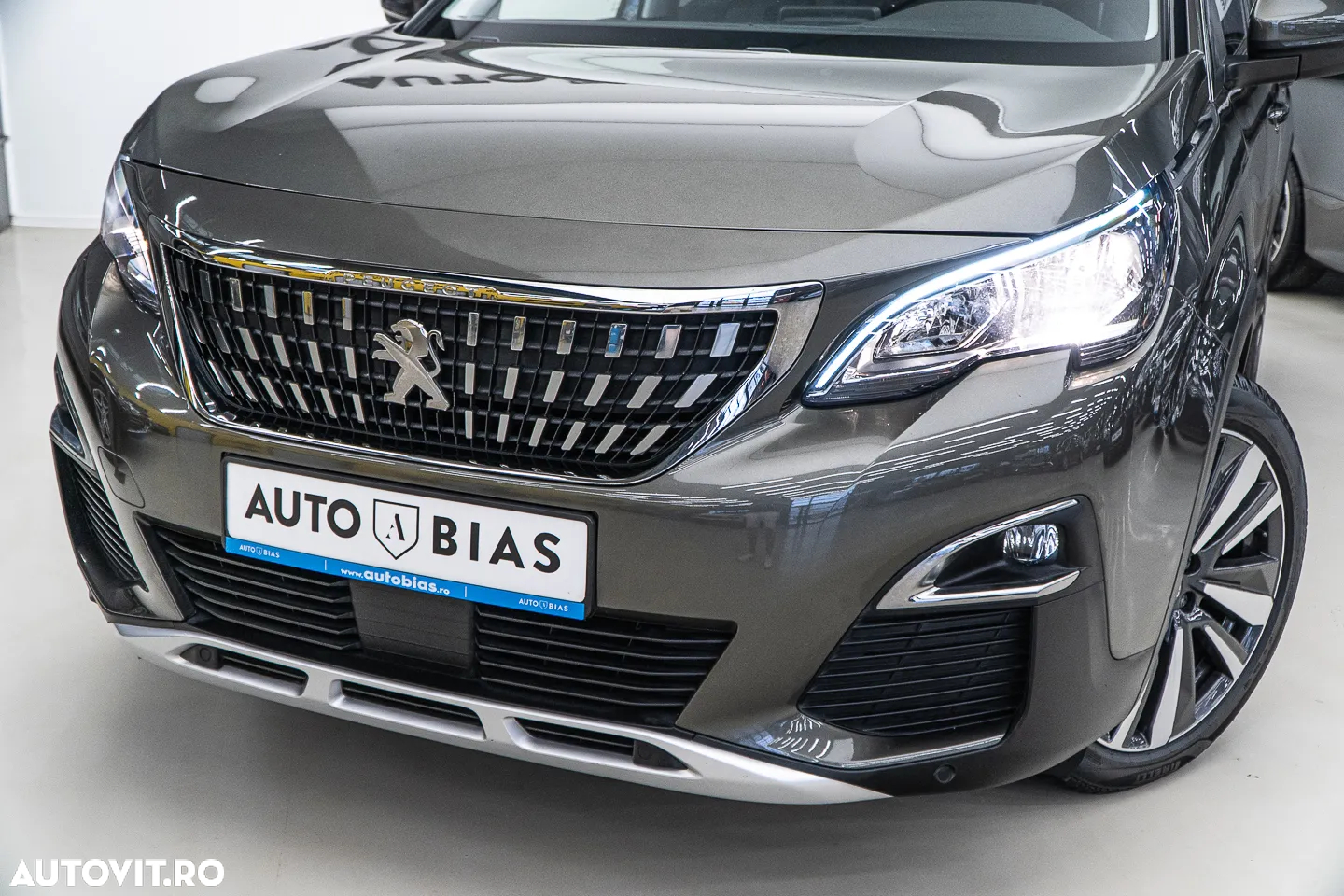 Peugeot 3008 1.2 PureTech Turbo S&S EAT8 Allure - 10