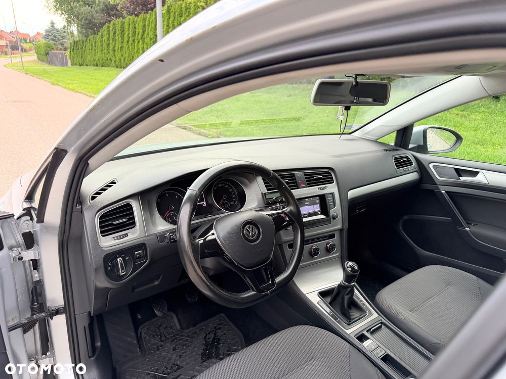 Volkswagen Golf - 14