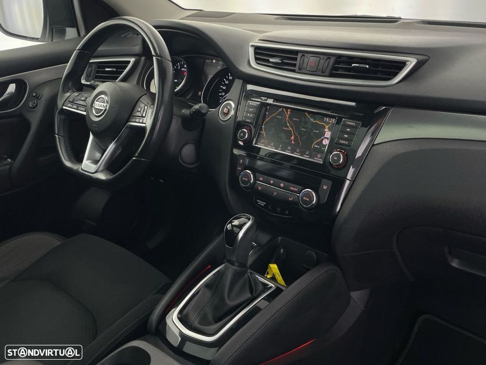 Nissan Qashqai 1.3 DIG-T N-Connecta DCT - 23