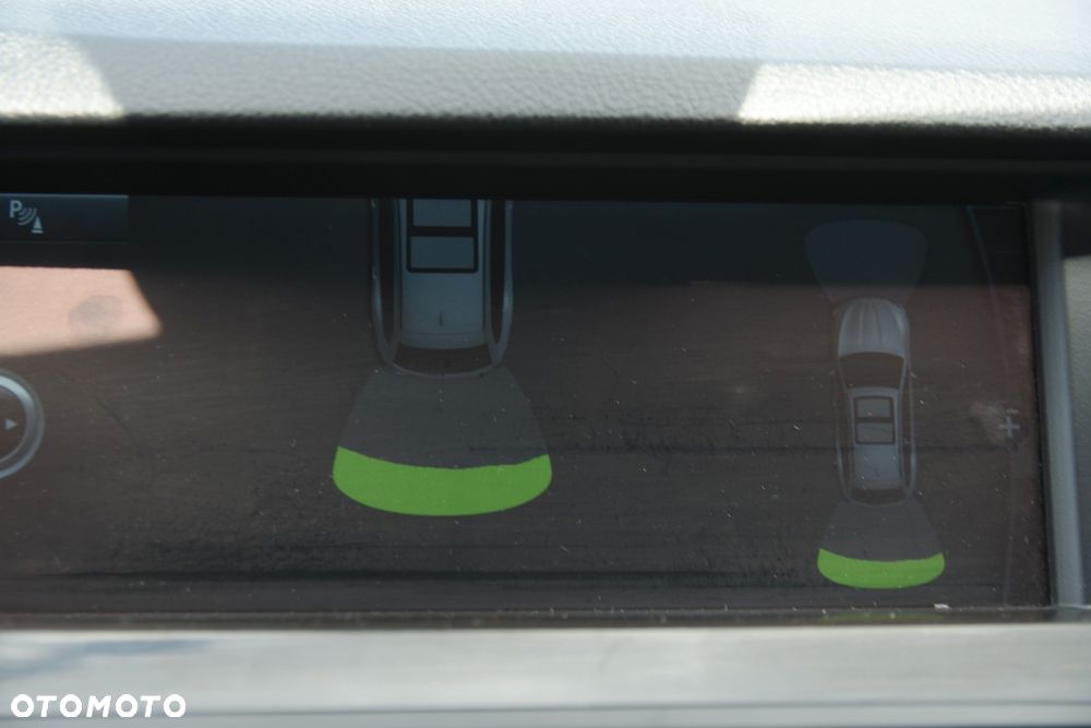 BMW Seria 5 525d - 31