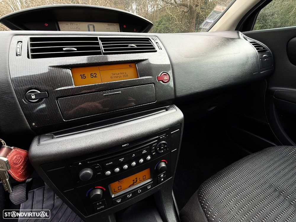 Citroën C4 1.6 HDi Exclusive - 6