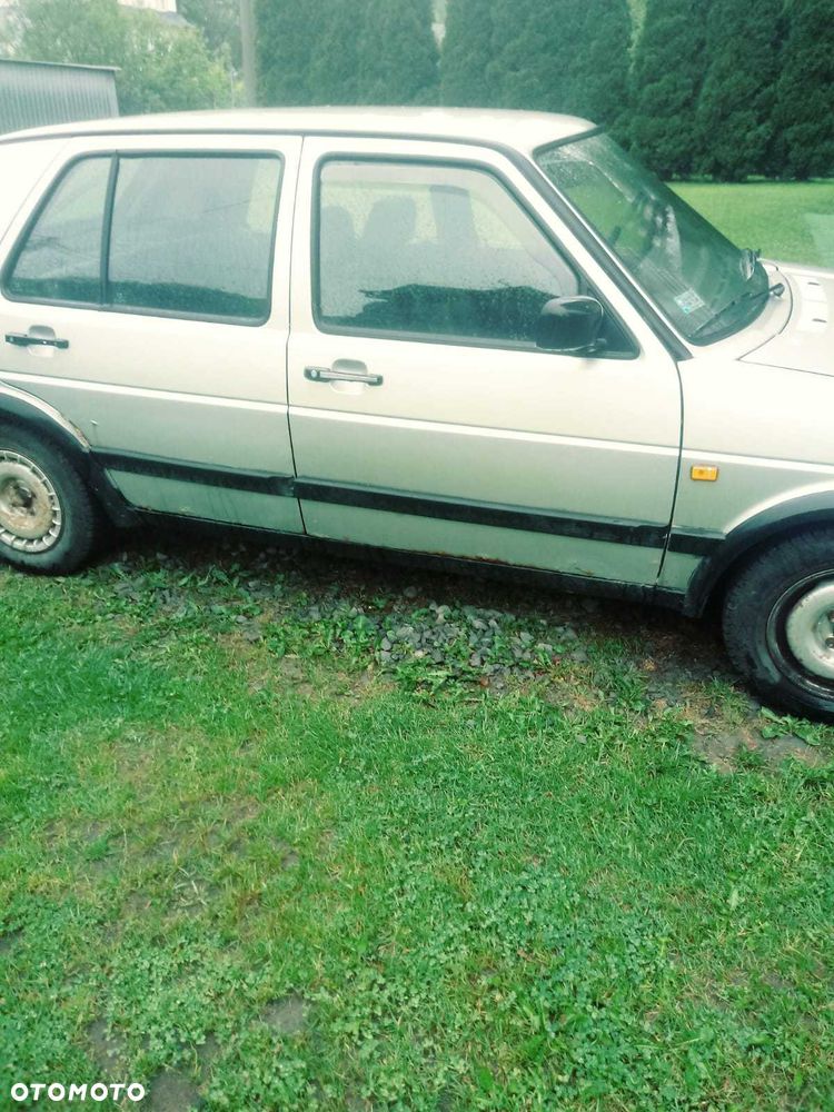 Volkswagen Golf - 6