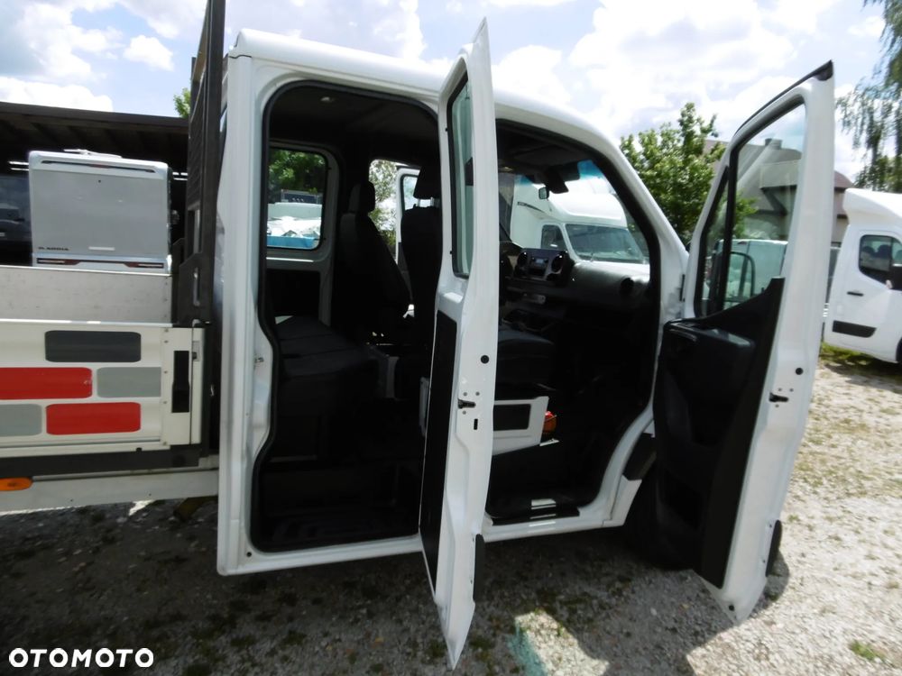 Mercedes-Benz Sprinter - 10