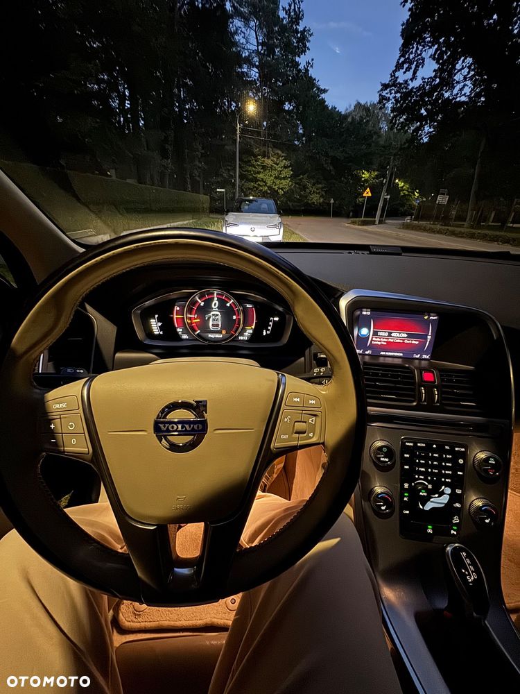 Volvo XC 60 D5 AWD Summum - 14