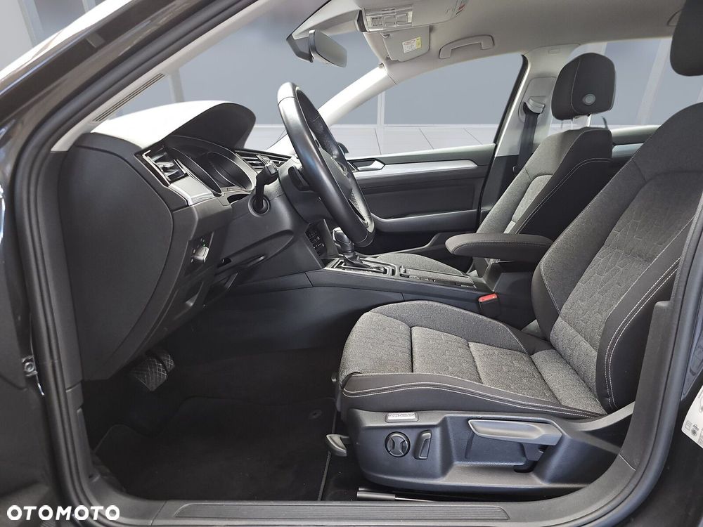Volkswagen Passat - 15