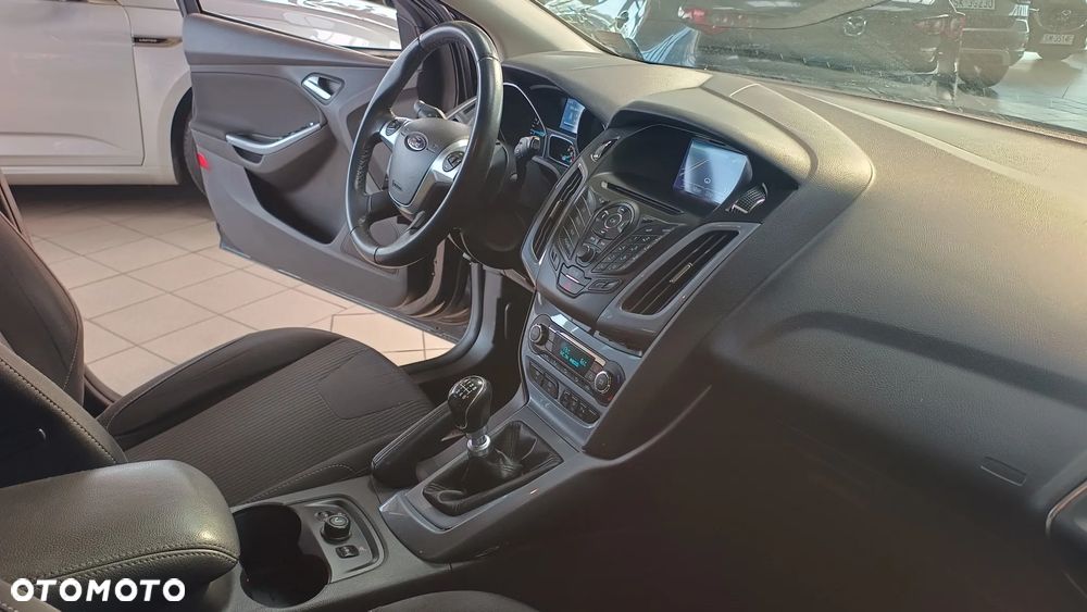 Ford Focus 1.6 EcoBoost Titanium - 25