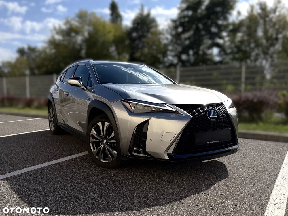 Lexus UX 300h F Sport Design - 2