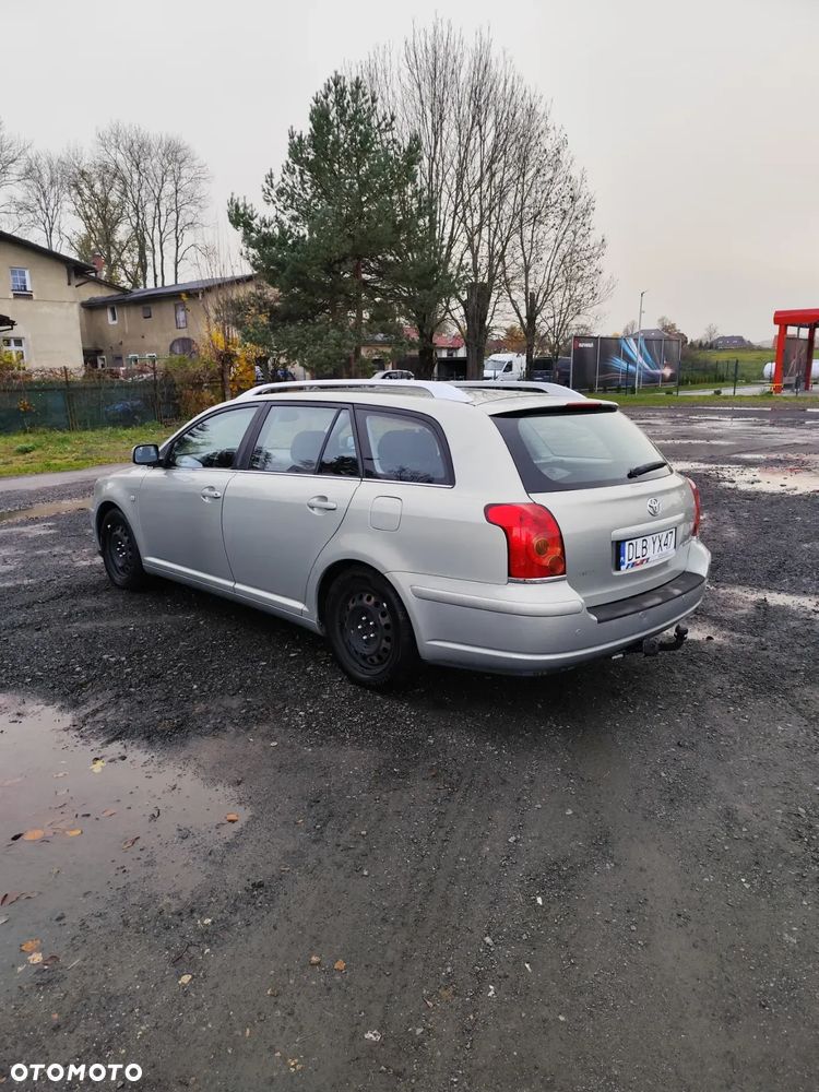 Toyota Avensis 1.8 VVT-i Combi - 4