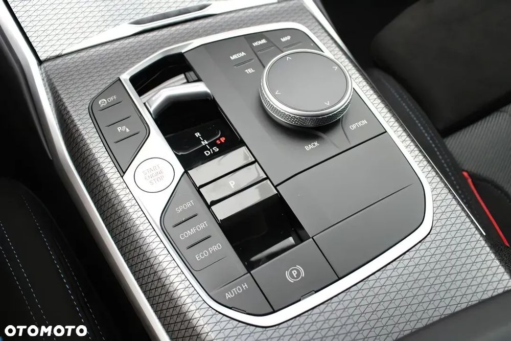 BMW Seria 3 318i M Sport - 9