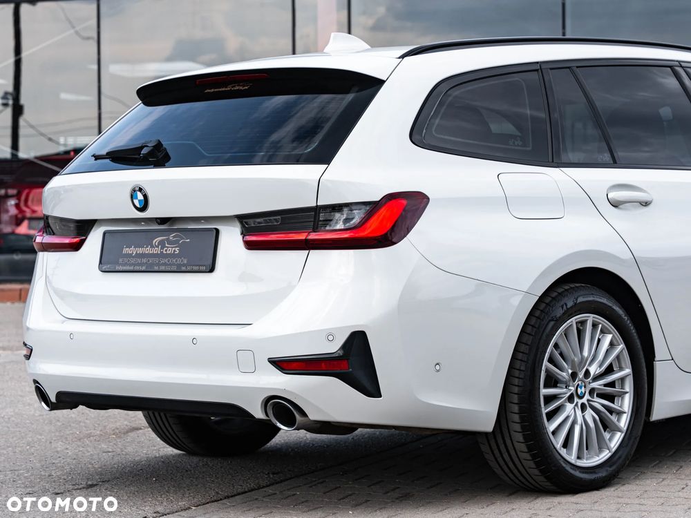 BMW Seria 3 320d Sport Line Shadow - 13
