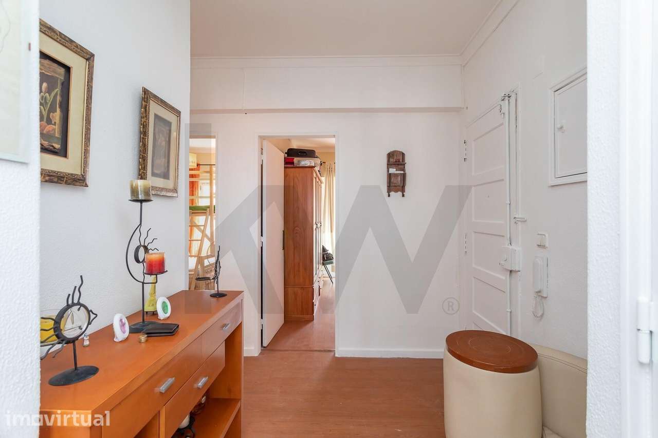 Apartamento T2 na Amora a Um Passo de Tudo | Luminoso e Bem Localizado - Grande imagem: 4/19