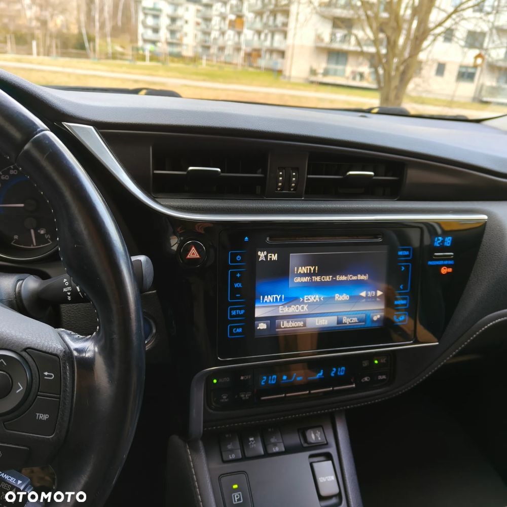 Toyota Auris Hybrid 135 Prestige - 19