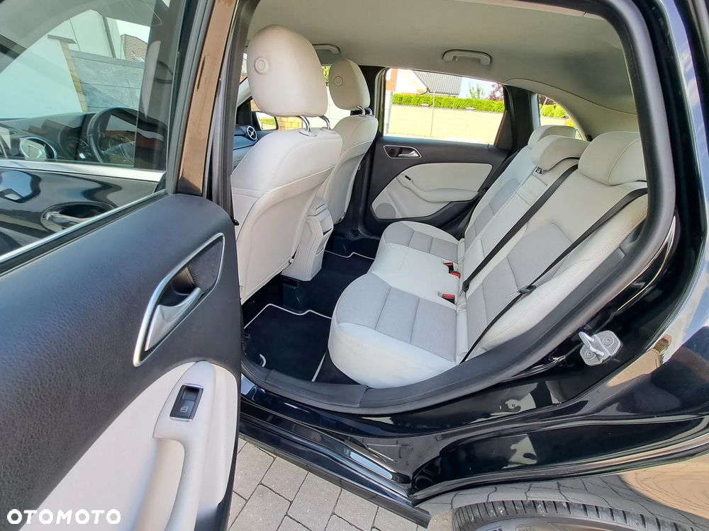 Mercedes-Benz Klasa B 180 (BlueEFFICIENCY) - 8