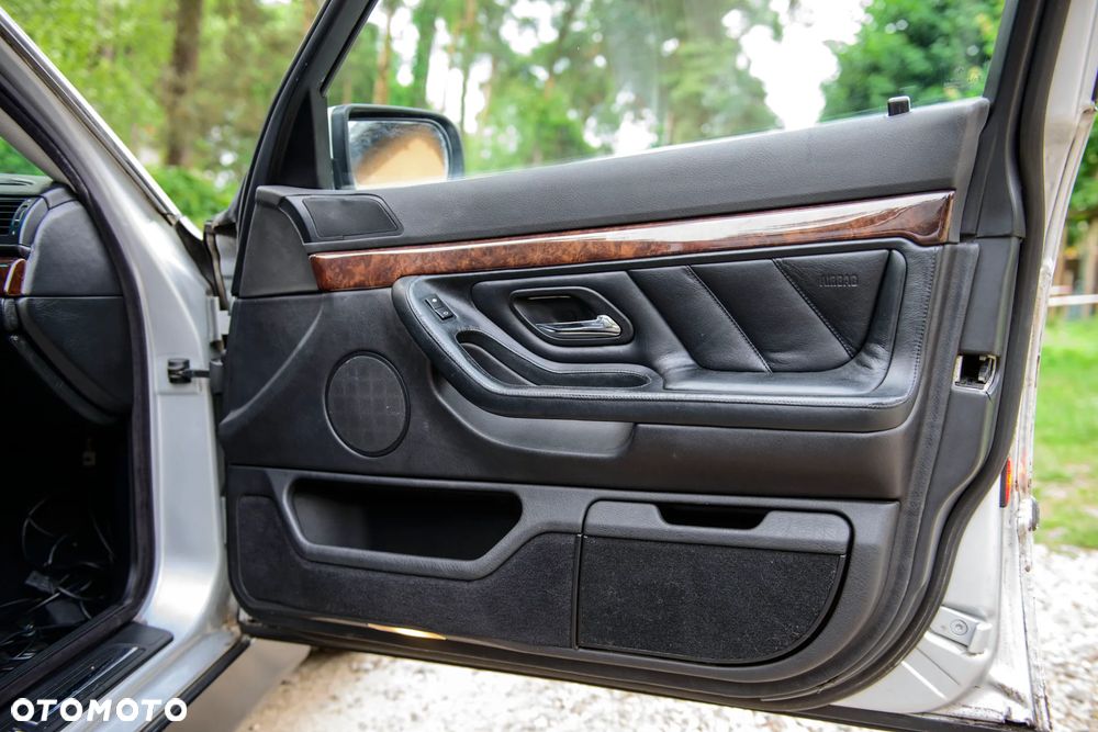 BMW Seria 7 740i - 19