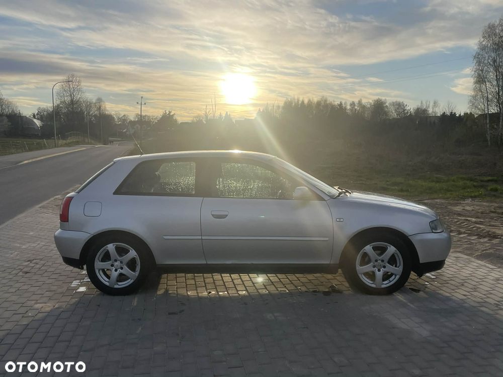Audi A3 3-drzwiowe 1.6 Attraction - 3