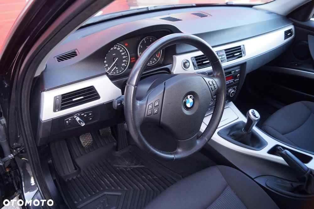 BMW Seria 3 318i Edition Exclusive - 20