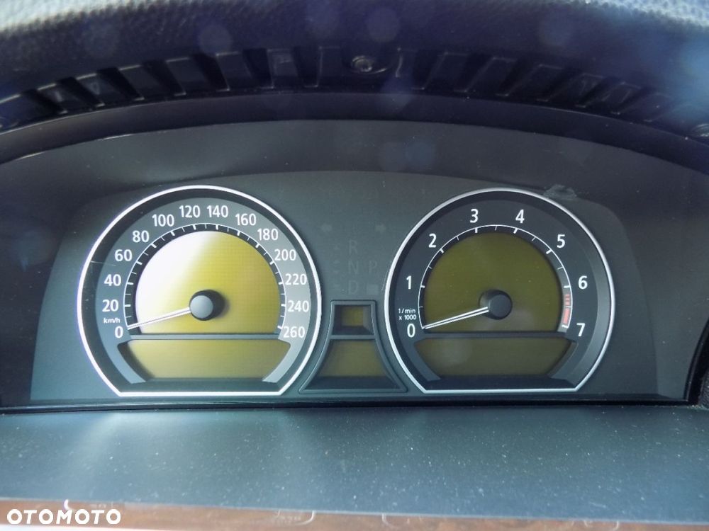 BMW Seria 7 - 10