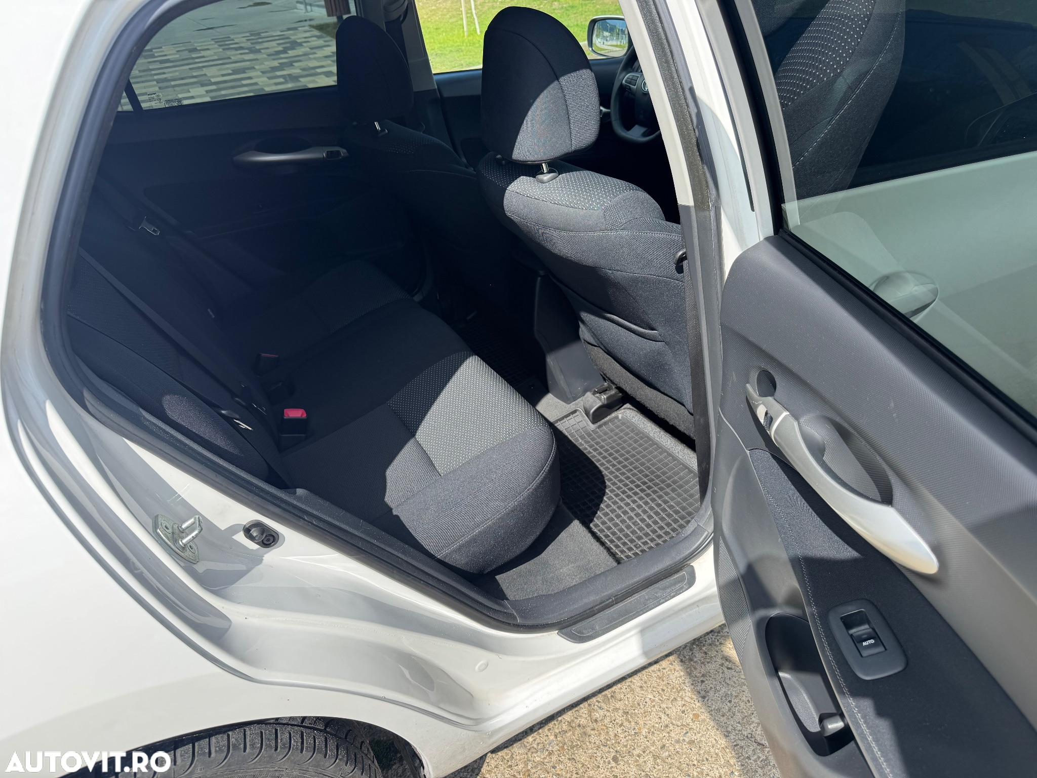 Toyota Auris 2.0 D-4D Executive - 8