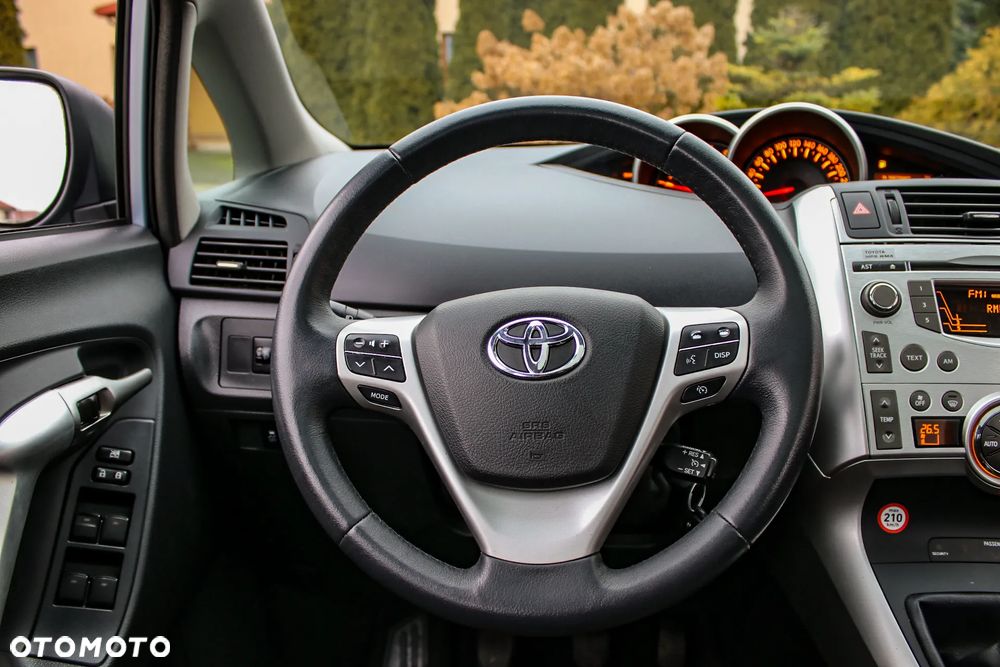 Toyota Verso 2.0 D-4D Executive - 27