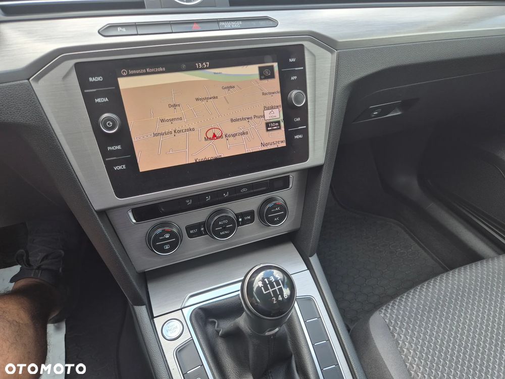 Volkswagen Passat 2.0 TDI SCR Highline - 20