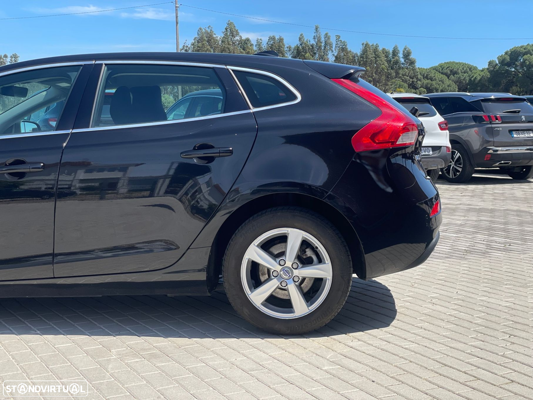 Volvo V40 2.0 D2 Momentum Geartronic - 5