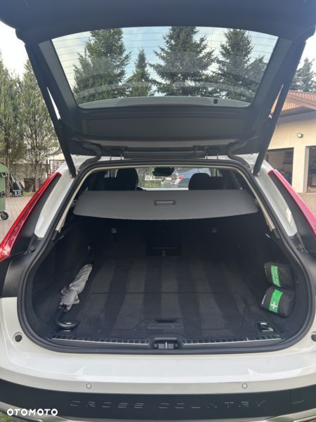 Volvo V90 D4 SCR AWD R-Design - 14