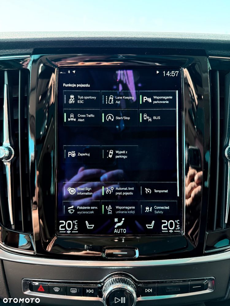 Volvo V90 D4 Momentum - 15