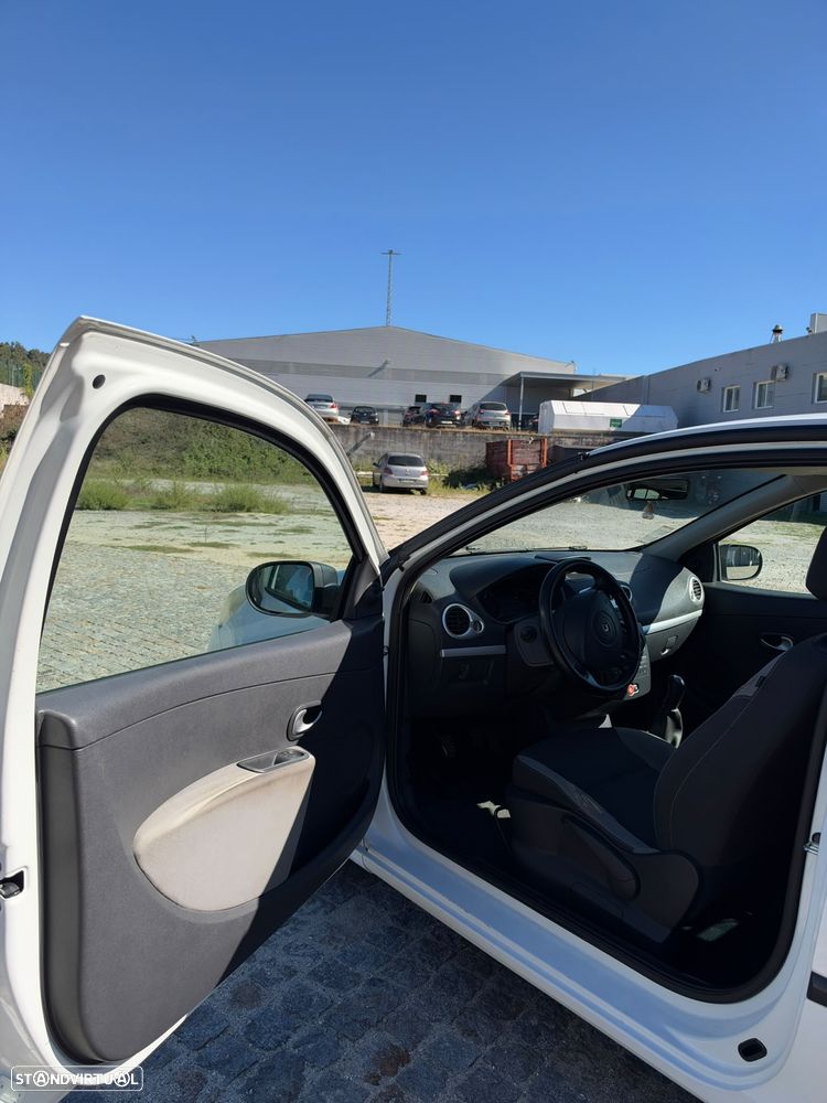 Renault Clio 1.5 dCi Confort - 11