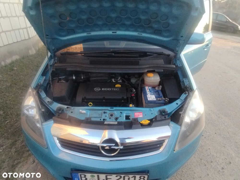 Opel Zafira - 9
