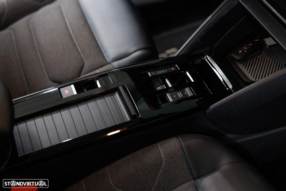 Citroën C4 1.2 PureTech Shine EAT8 - 21