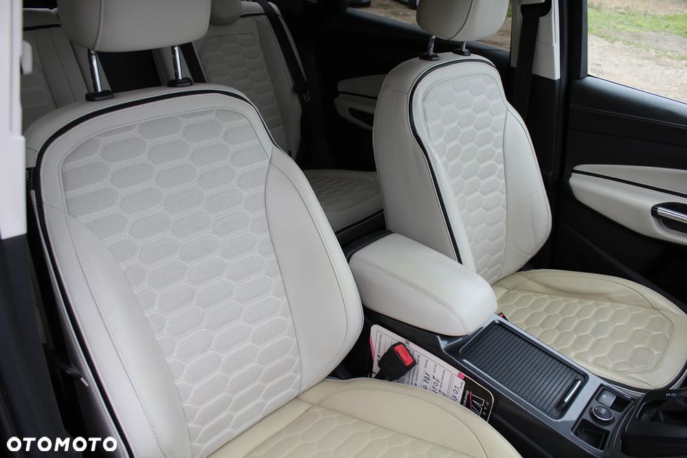 Ford Kuga 2.0 TDCi 4x4 Vignale - 25