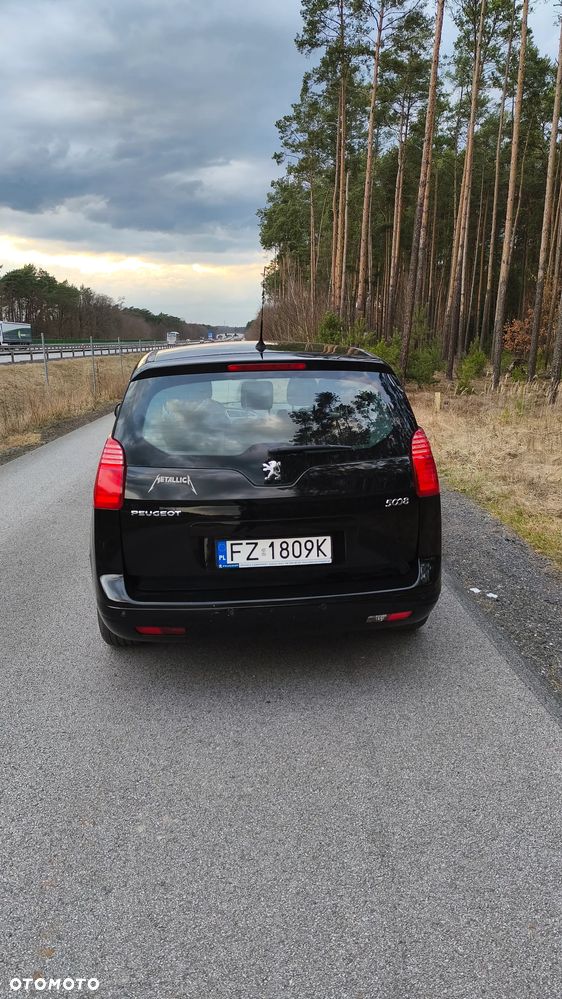 Peugeot 5008 - 10