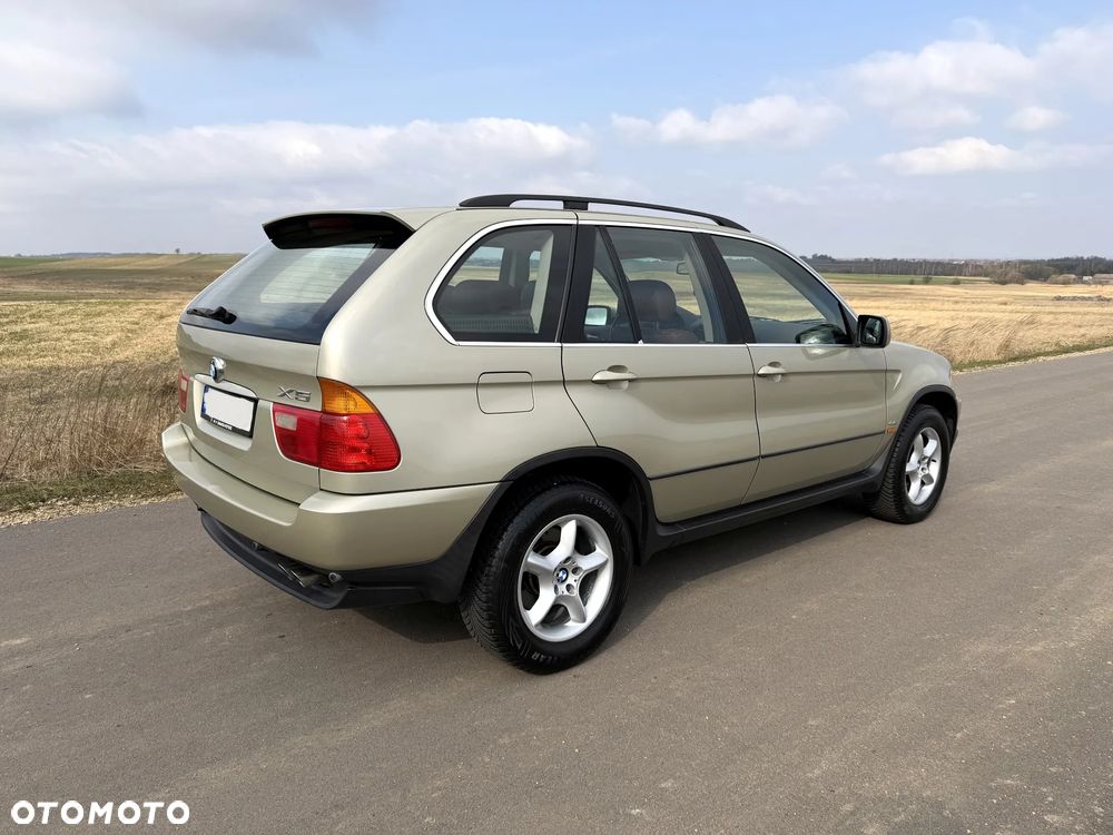 BMW X5 4.4i - 7