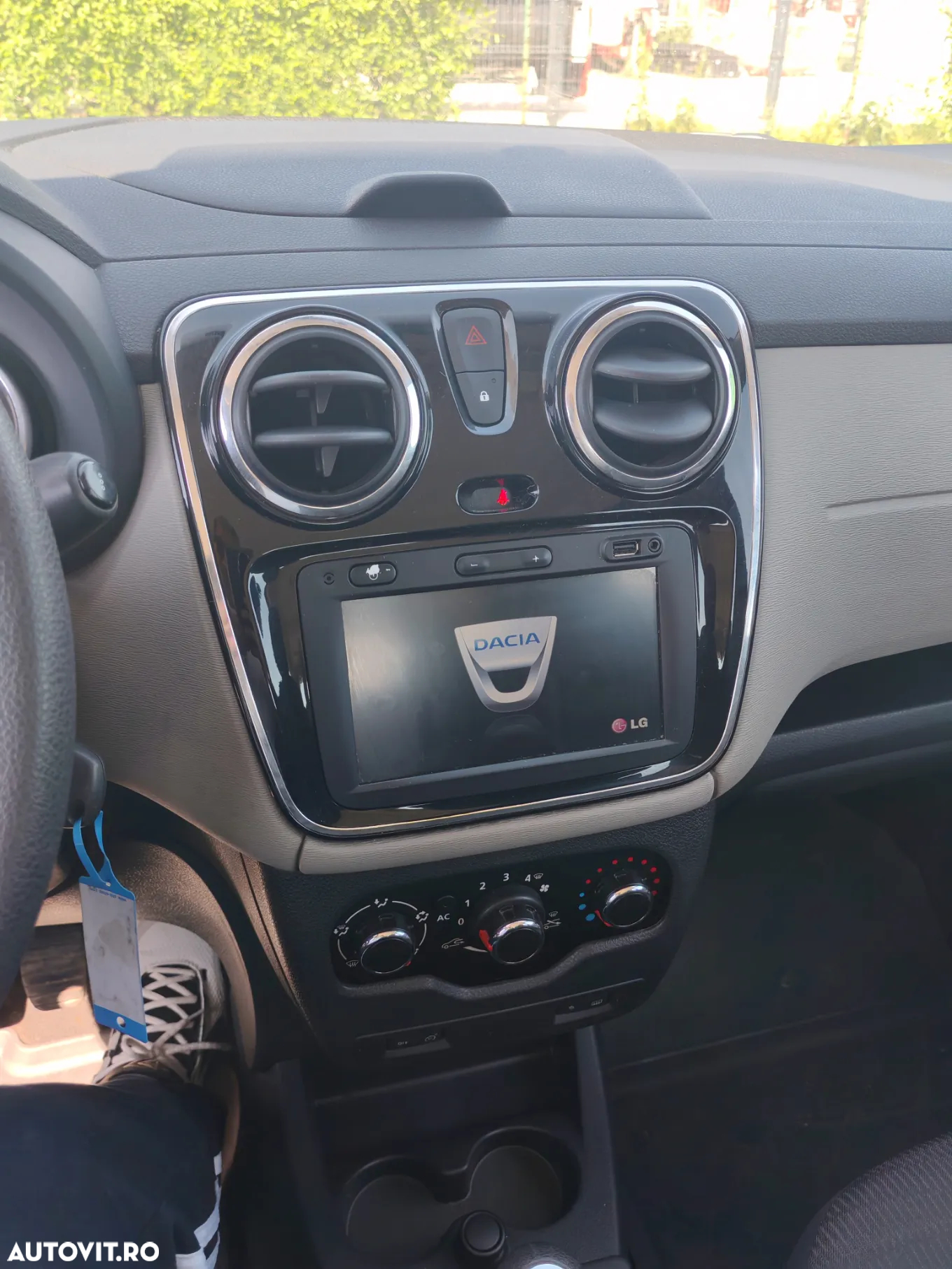 Dacia Lodgy 1.2 TCe 115 CP Laureate - 15
