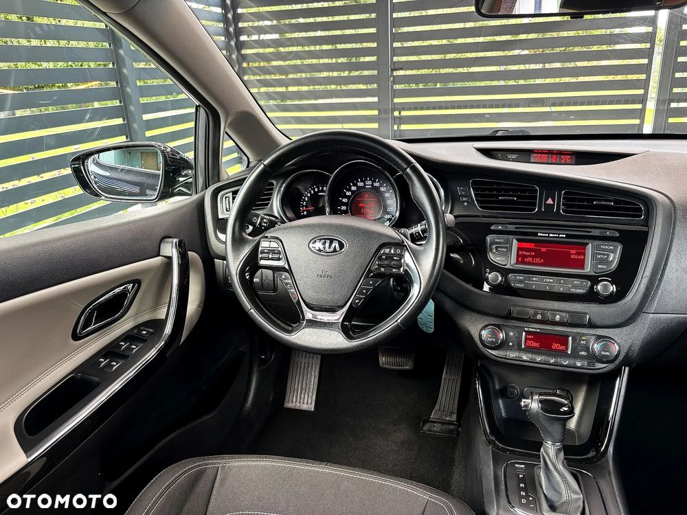 Kia Ceed 1.6 GDI DCT Vision - 17