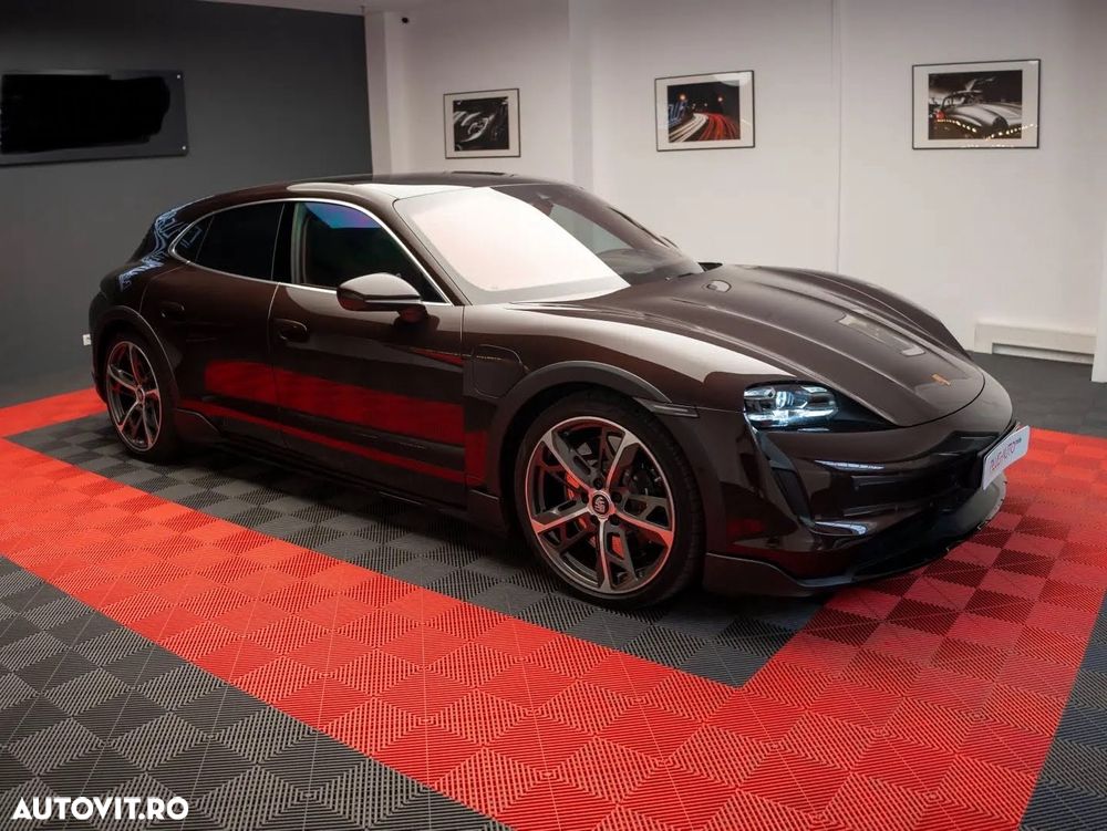 Porsche Taycan - 6