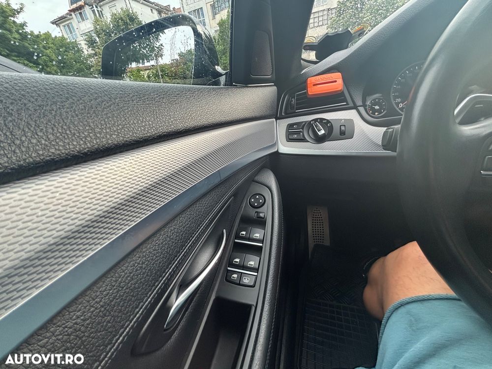 BMW Seria 5 525d Sport-Aut. Modern Line - 19