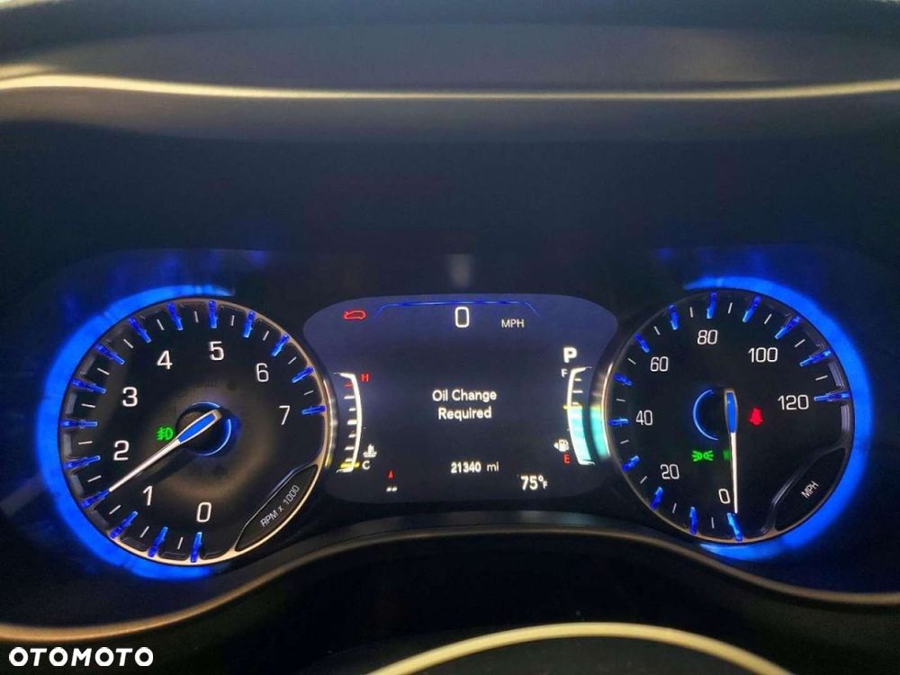 Chrysler Pacifica - 11