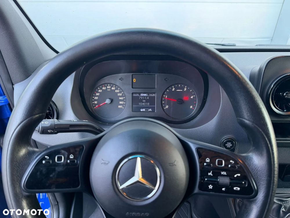 Mercedes-Benz Sprinter - 15